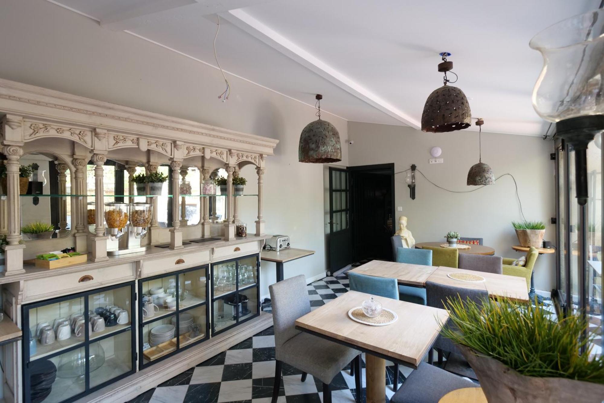 Chambres Du Vieux Bistrot Cabrières-dʼAvignon Exterior foto